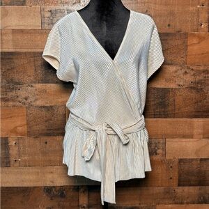 Gibson Women’s Shimmer Gold Cream Short Sleeve Tie Blouse Top Shirt M EH 131